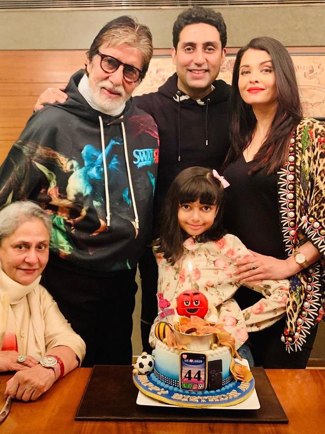 Aishwarya Rai Dan Anaknya Dinyatakan Sembuh Dari Covid 19 Bagaimana Amitabh Bachchan Showbiz Liputan6 Com