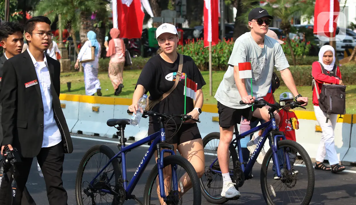 Selanjutnya ada pasukan berkuda yang mengawal kereta kencana. Pasukan bergerak meninggalkan Monas sekitar pukul 08.13 WIB. (Liputan6.com/Angga Yuniar)