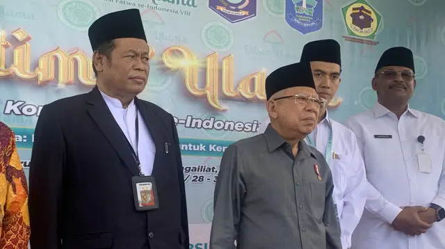 Wapres Ma'ruf Amin resmi membuka Ijtima Ulama Komisi Fatwa se-Indonesia VIII, di Pondok Pesantren Bahrul Ulum Islamic Center, Sungai Liat, Bangka, Bangka Belitung, Rabu (29/5/2024). (Liputan6.com/ Delvira Hutabarat)