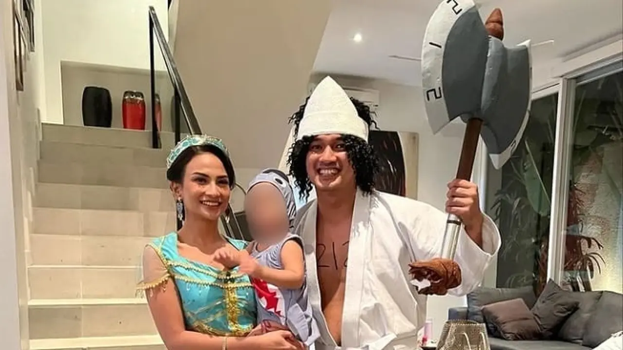 Vanessa angel dan keluarga.