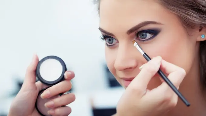 Tips Makeup di Bagian Mata yang Perlu Kamu Tahu