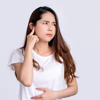 Ilustrasi jerawat di telinga. Credit via Shutterstock.com