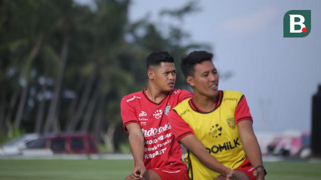 Taufik Hidayat (kiri)