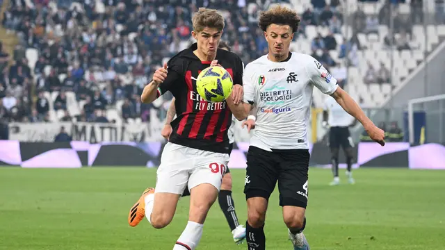 Foto: AC Milan Dipecundangi Tim Zona Degradasi, Inter Milan Tembus 3 Besar Klasemen Liga Italia