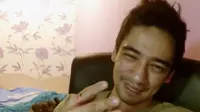 Diduga Patah Hati, Pawang Ular Siarkan Detik-Detik Kematiannya