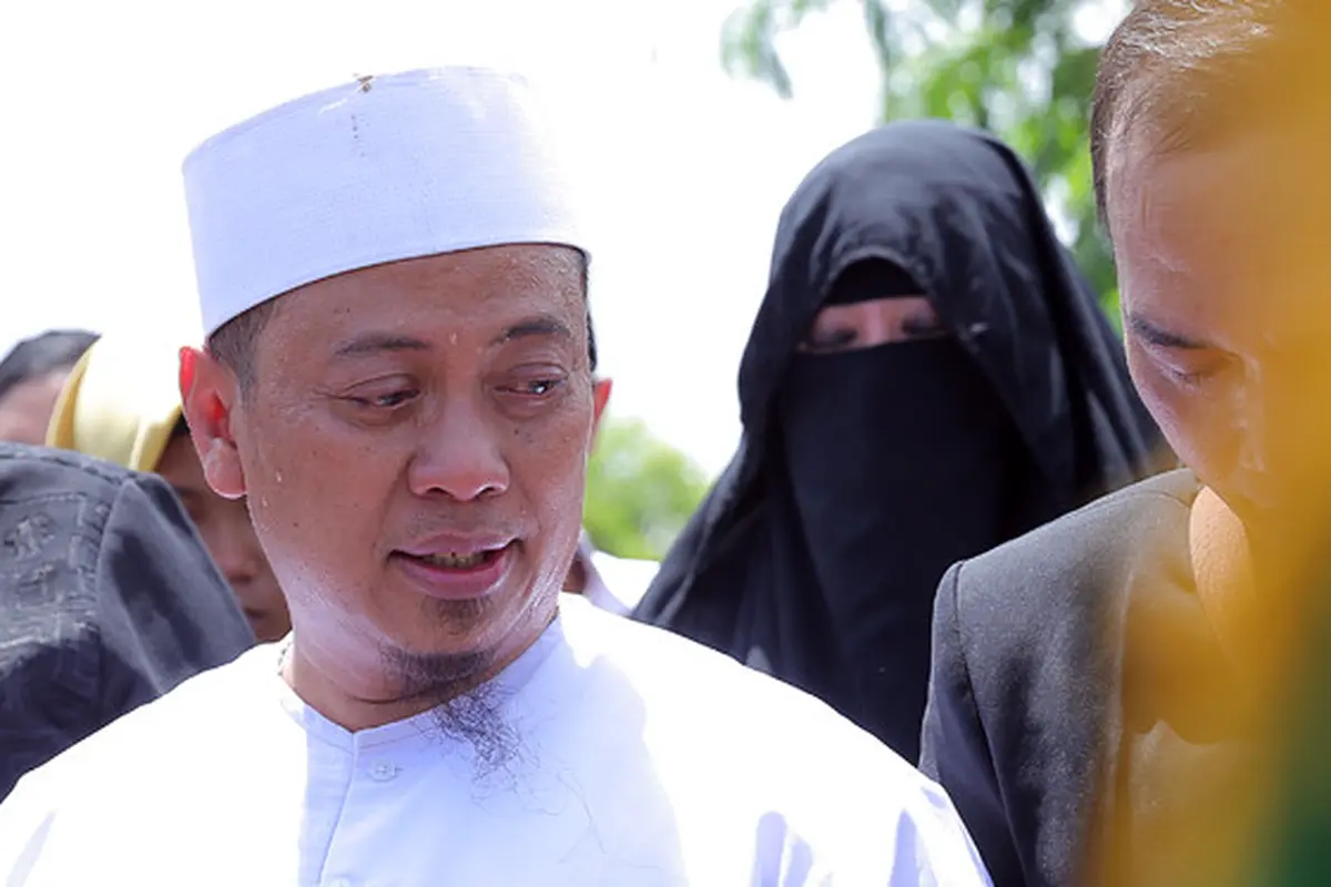 [Bintang] Pemakaman istri kedua Opick