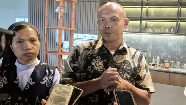 Perwakilan Paroki Kristus Raja Pagal/JPIC OFM, Romo Wolfhelmus Apriliano, OFM