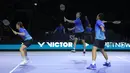 Yuta Watanabe (tengah) dari tim Lightning berusaha mengembalikan kok ke arah tim Rockets dalam laga pertama 3v3 Badminton XL 2025 di Istora Senayan, Jakarta, Sabtu (04/10/2025). (Bola.com/Bagaskara Lazuardi)