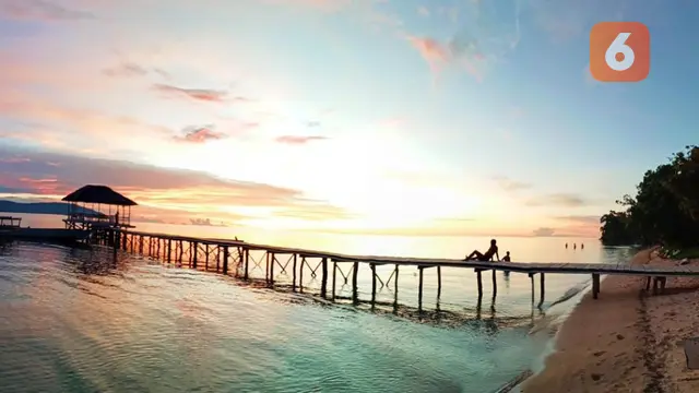 Senja di Pulau Bukabuka
