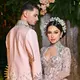 Jennifer Coppen dalam Kebaya Pink Glamor setelah akad nikah. [@jennifercoppenreal20]