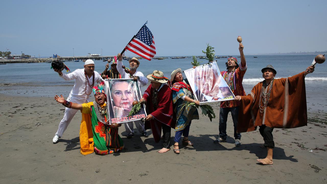 20161107-Dukun Asal Peru Ramalkan Pemenang Pilpres AS-Lima