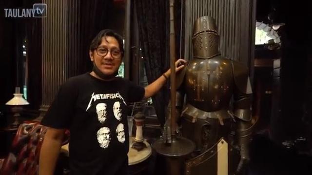 7 Potret Koleksi Barang Antik Ahmad Dhani di Rumah, Ditaksir Capai Ratusan Miliar