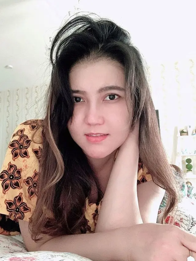 Potret 7 Selebriti Wanita saat Bangun Tidur, Tetap Tuai Pujian
