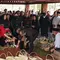 Megawati Tabur Bunga di Makam Guruh, Antar Adik ke Peristirahatan Terakhir
