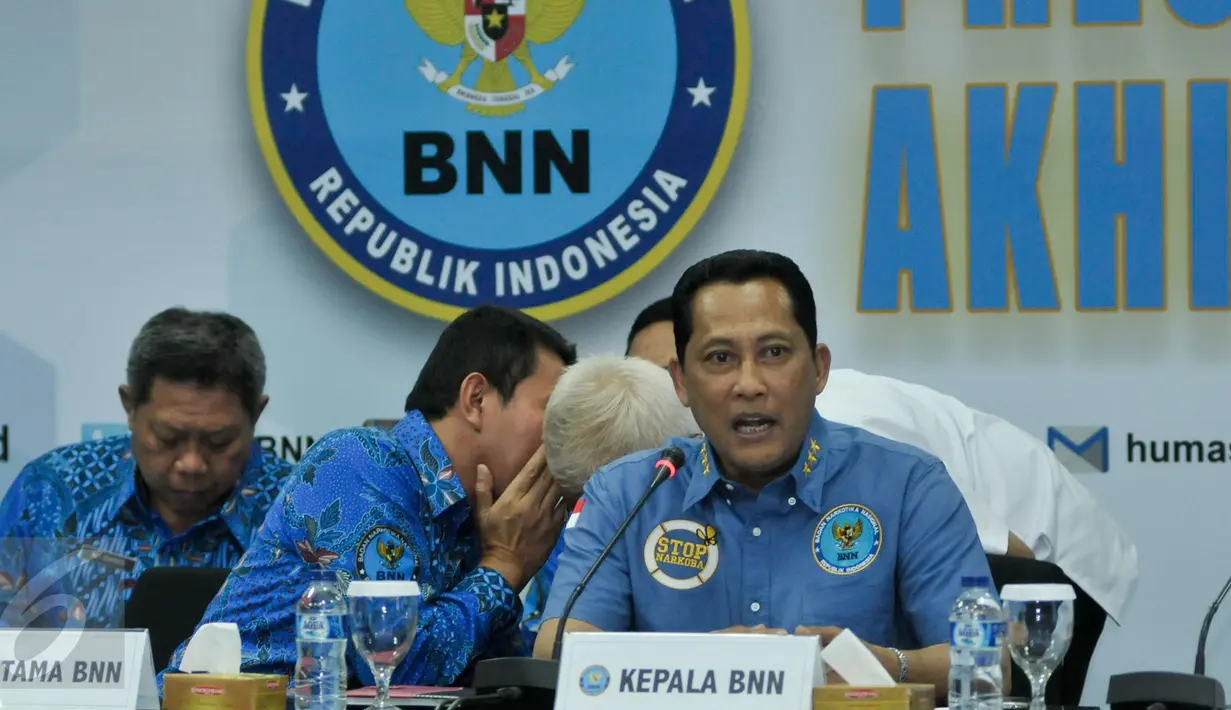 Kepala BNN Budi Waseso memberikan keterangan pers terkait rilis akhir tahun BNN selama 2016 di Jakarta, Kamis (22/12). Selama tahun 2016, BNN telah mengungkap 807 kasus narkotika dan menangkap 1.238 tersangka. (Liputan6.com/Yoppy Renato)