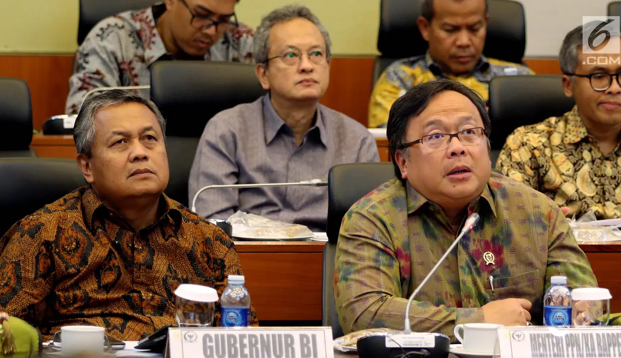 Menteri PPN/Kepala Bappenas Bambang Brodjonegoro  dan Gubernur Bank Indonesia (BI) Perry Warjiyo saat rapat kerja dengan Banggar DPR, Jakarta, Selasa (4/9). Rapat kerja membahas penyampaian pokok-pokok RUU APBN 2019. (Liputan6.com/JohanTallo)