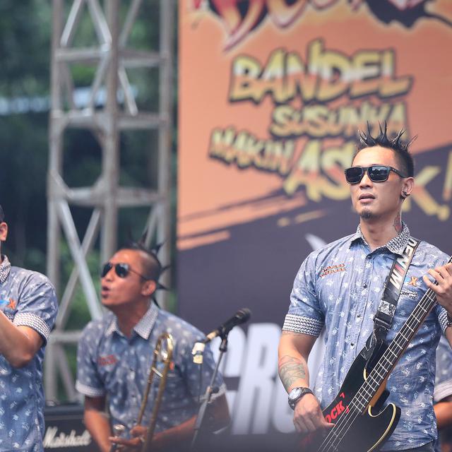 Sempat Diwarnai Keributan Tipe X Panaskan Panggung Jakcloth News Entertainment Fimela Com