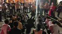 Pelajar Tangerang hendak demo ke Jakarta. (Liputan6.com/Pramita Tristiawati)