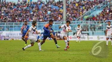 Stadion Kanjuruhan menjadi saksi laga antara Arema Cronus kontra Mitra Kukar di SCM Cup 2015, Minggu (18/1/2015). (Liputan6.com/Faizal Fanani)