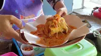 Mencicipi Lontong Campur Legendaris Glenmore Banyuwangi, Eksis Sejak 1950-an