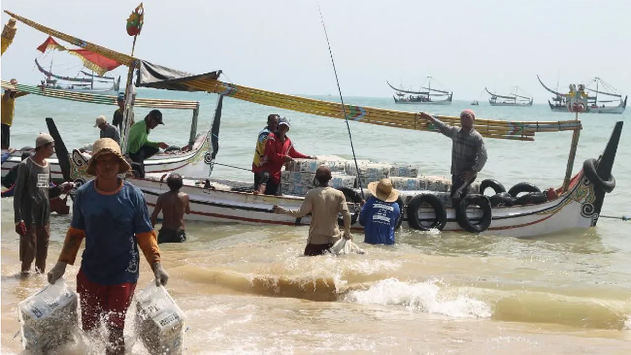 Tempias Sinar Matahari Pagi dari Balik Celurit Madura