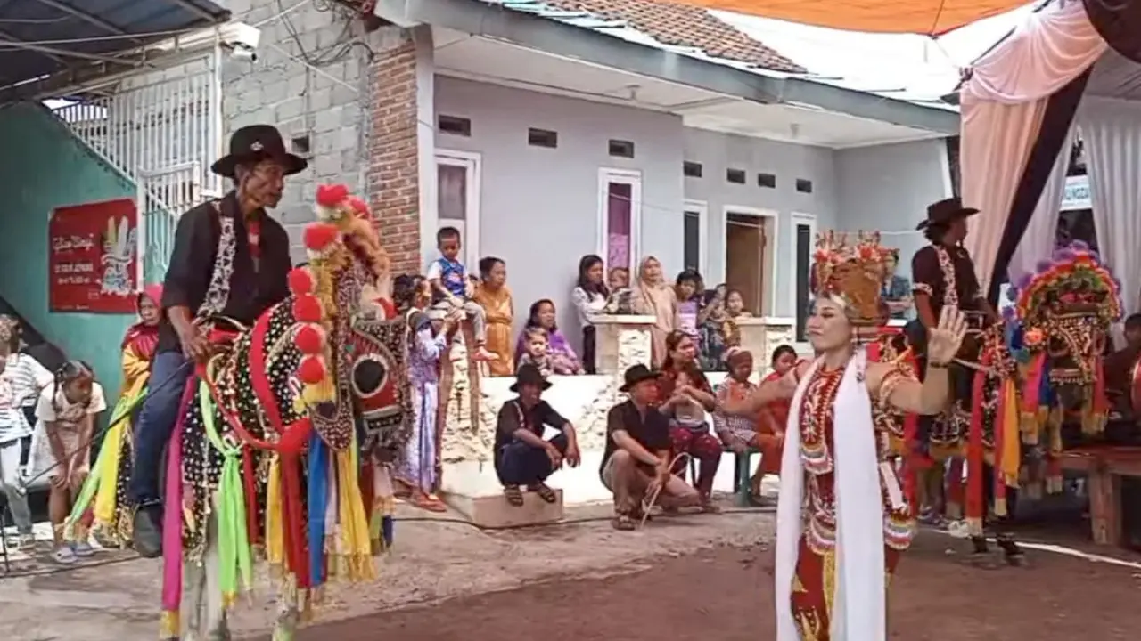 Kesenian tradisional khas Banyuwangi, Jaran Paju Gandrung, yang kini sudah sangat jarang terlihat, bahkan bisa dibilang hampir punah (Istimewa)