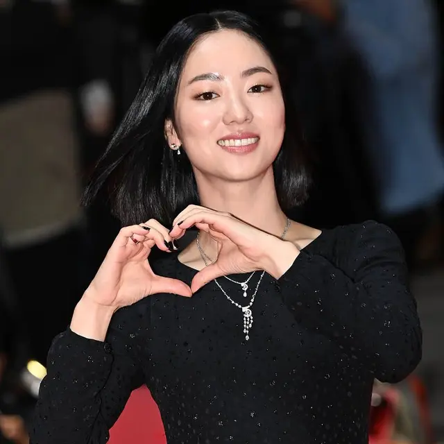 Jeon Yeo Bin di karpet merah Busan International Film Festival 2022
