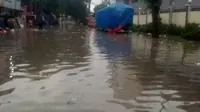 6 Potret Terkini Jalan di Semarang, Banjir di Momen Jateng 2 Hari di Rumah (sumber: FB Muhammad Rosi)