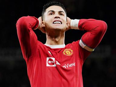 Manchester United mengawali tahun 2022 dengan kekalahan 0-1 kala menjamu Wolverhampton di Old Trafford dalam partai pekan ke-21 Liga Inggris 2021/22, Selasa (4/1/2022). (AFP/Paul Ellis)