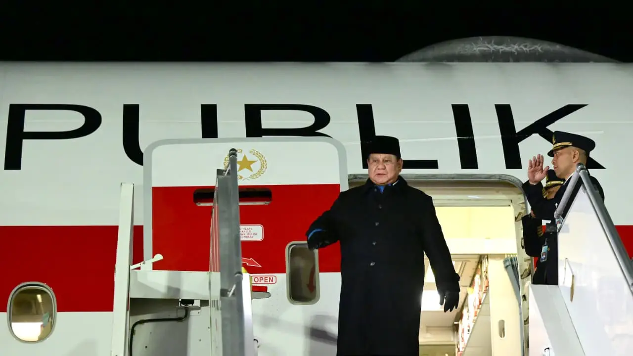 Prabowo Terbang ke Paris Temui Presiden Macron