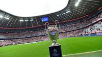 Trofi Liga Champions. (AFP/John MacDougall)