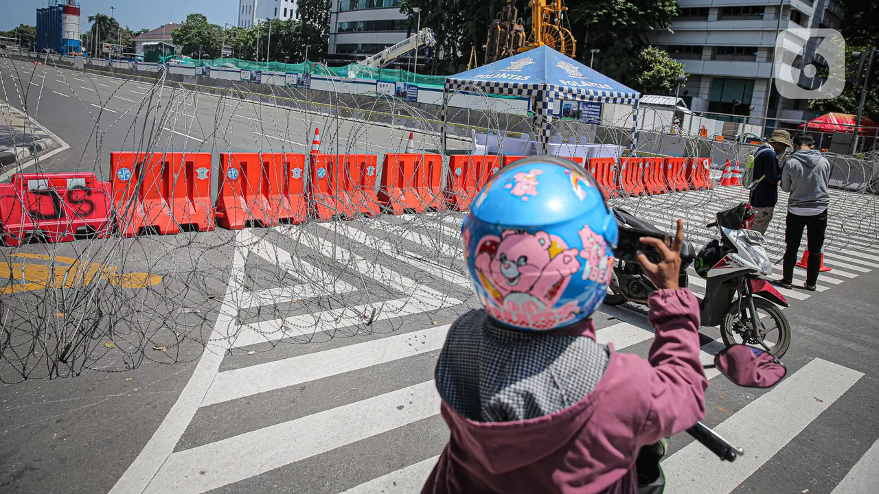 FOTO: Penutupan Sebagian Jalan MH Thamrin