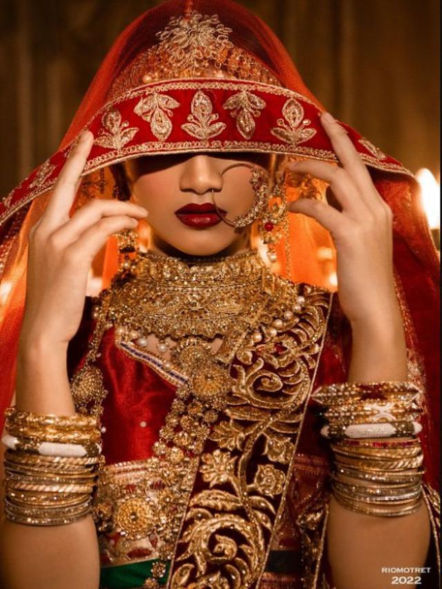 7 Gaya Pemotretan Ratu Sofya dengan Busana India, Banjir Pujian