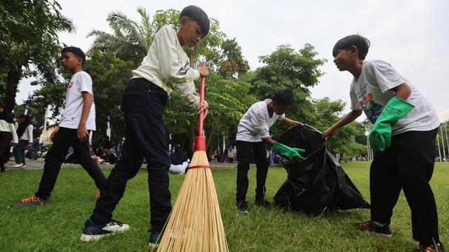 Aksi bersih pilih sampak di Banyuwangi Peringati Hari Sampah Nasional (Istimewa)