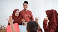 Ilustrasi hadiah lebaran. (Shutterstock)