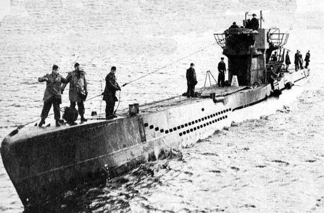 U-1206 yang tenggelam karena jamban meluap. (Sumber buchandivers.com)