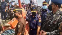 Kementerian Kelautan dan Perikanan (KKP) Kembali menangkap dua kapal ikan asing ilegal berbendera Vietnam, yang mencuri ikan di wilayah Indonesia. (Liputan6.com/ Ajang Nurdin)