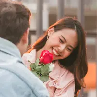 Saat mengalami love bombing, hindari dengan cara-cara berikut ini/copyright shutterstock/Gumpanat