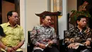 Ketum PPP versi KMP, Djan Faridz, Ketua MPR, Zulkifli Hasan dan Ketua DPR, Setya Novanto juga tampak hadir dalam pertemuan di kediaman Hatta Rajasa, Jakarta, Jumat (14/11/2014). (Liputan6.com/Johan Tallo)