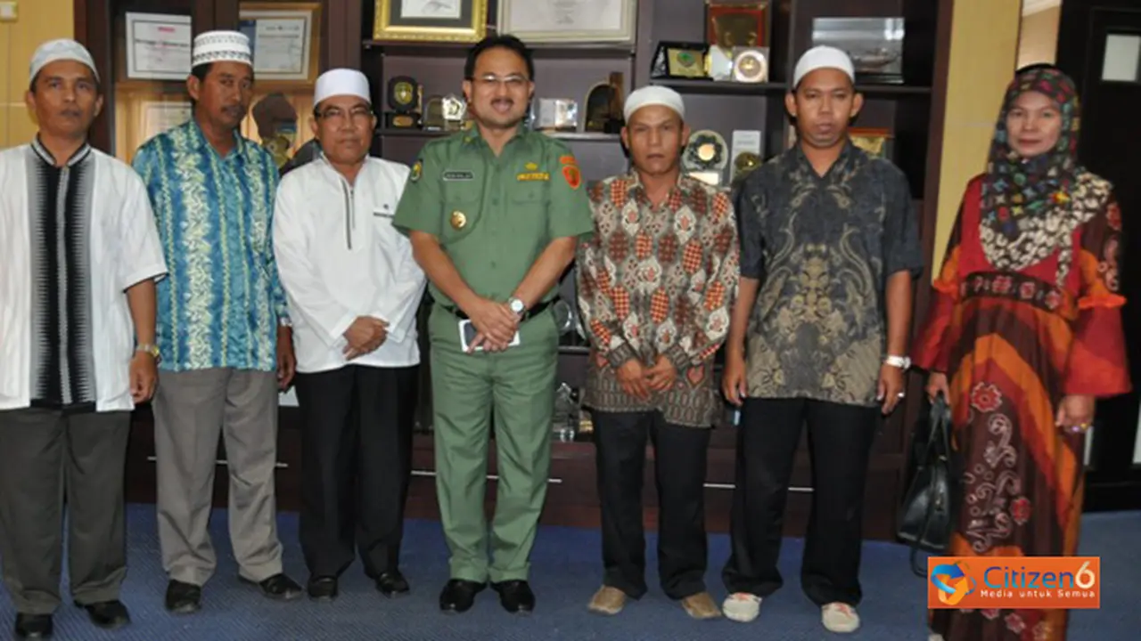 Bupati Banjar Berangkatkan Umrah Guru TPA Berprestasi