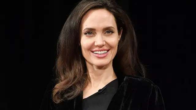 [Bintang] Angelina Jolie