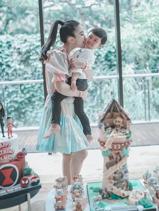 Potret Ultah Sandra Dewi (Instagram/sandradewi88)