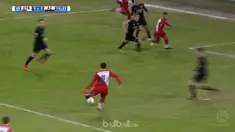 Utrecht bangkit dari tertinggal untuk bermain seri 1-1 dengan tim peringkat ketiga AZ Alkmaar dalam pertandingan perdana mereka ta...