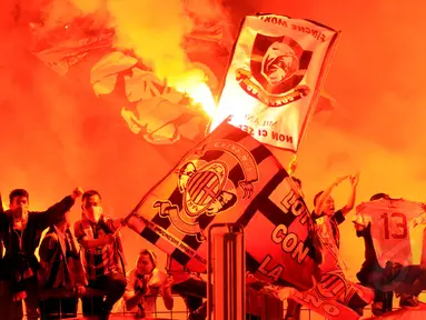 Ribuan Milanisti Indonesia (suporter AC Milan) meramaikan Stadion GBK Jakarta, (7/6/2014). (Liputan6.com/Helmi Fithriansyah)