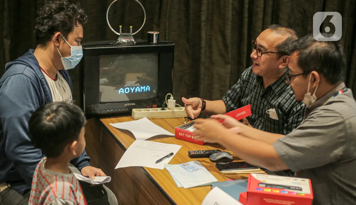 Posko Bantuan Set Top Box TV Digital Gratis di Jakarta Foto