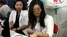 Siti Nur Jazilah atau Lisa korban KDRT yang disiram air keras oleh suaminya menjalani operasi untuk memperbaiki bentuk hidung dan memperhalus dagunya. 