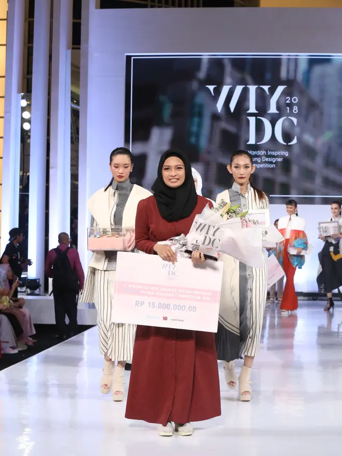 Wardah pilih "The Next Dian Pelangi" di Jakarta Fashion Week 2019