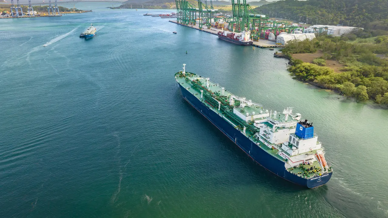 PT Pertamina International Shipping (PIS) selaku Subholding Integrated Marine Logistics (SH IML) bekerja sama dengan Pertamina Foundation (PF), membuka program beasiswa Crewing Talent Scouting. (Liputan6.com)