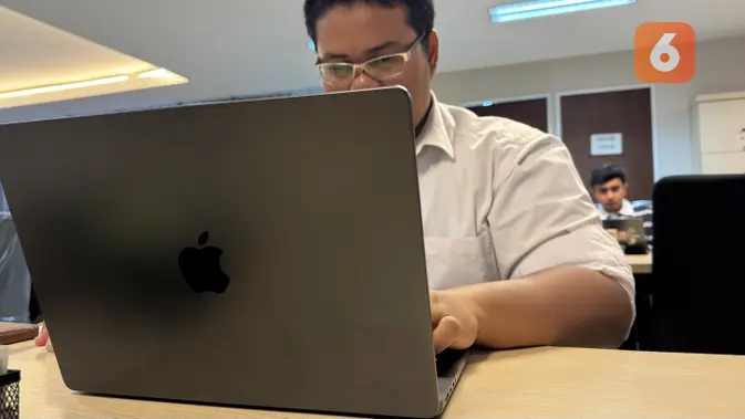  Ultimate Edition di MacBook Pro M4. (Liputan6.com/ Yuslianson)</p>
