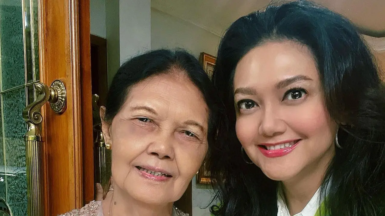 Bella Saphira dan Ibunya
